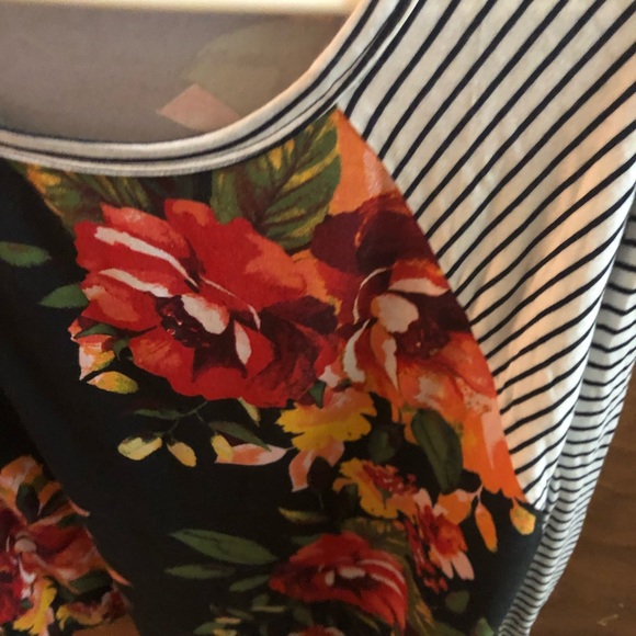 Floral/strip combo shirt - Picture 2 of 3